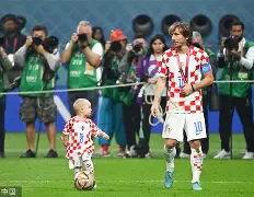 关于战术奏效！莫德里奇双翼齐飞压制莱比锡整场无力还手！的信息