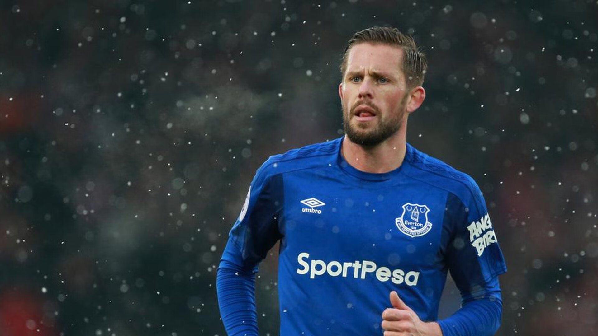 足总杯八强战对决在即！休斯顿火箭演练定位球，费城76人密集防守应对